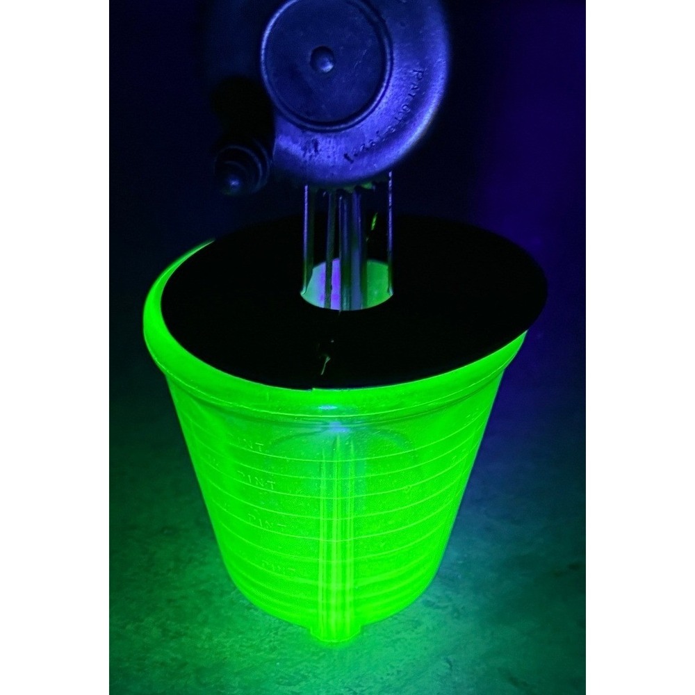 A&J Hazel Atlas Uranium Glass Egg Beater Mixer Measuring Cup 1923 Antique USA